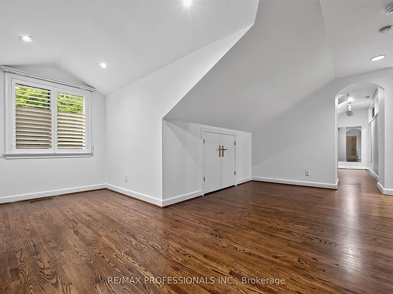 32 Edenbrook Hl — Photo 41