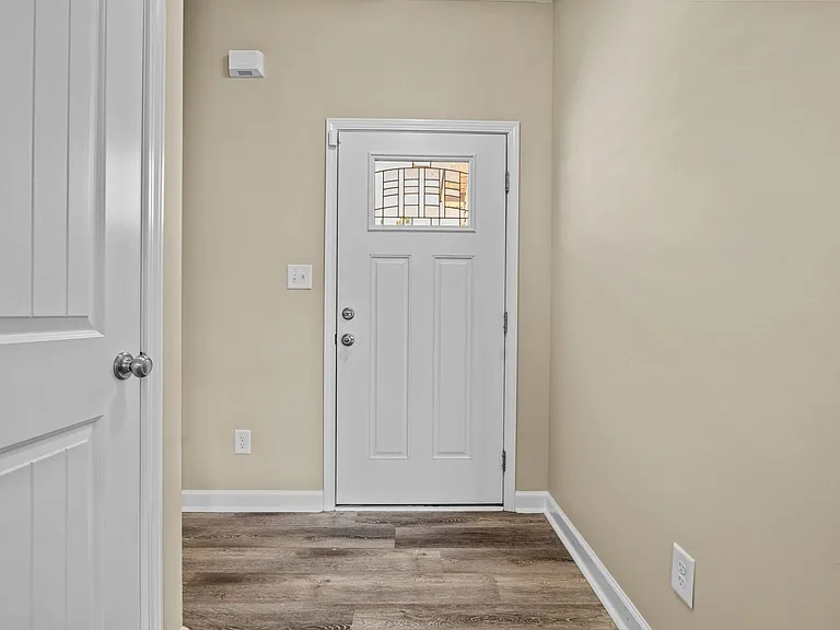 528 Tip Top Ave — Photo 2