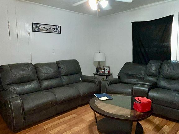 4th image of 1005 Border St