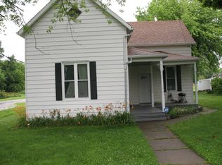 216 W Walnut St, Teutopolis, IL 62467