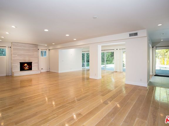 2nd image of 12167 W Sunset Blvd