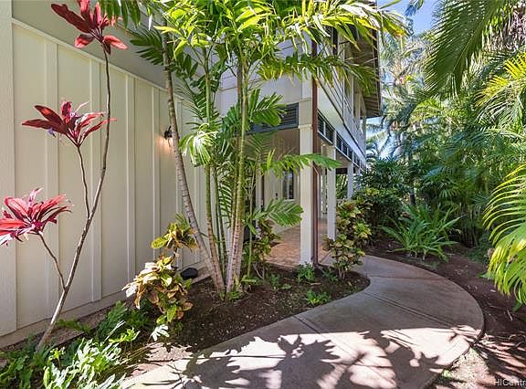 3rd image of 92-1234 1234 Olani St #82-2