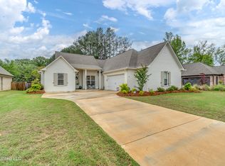 155 Bridge Water Dr, Madison, MS 39110