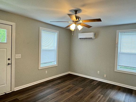 2nd image of 46 Chestnut Dr #4