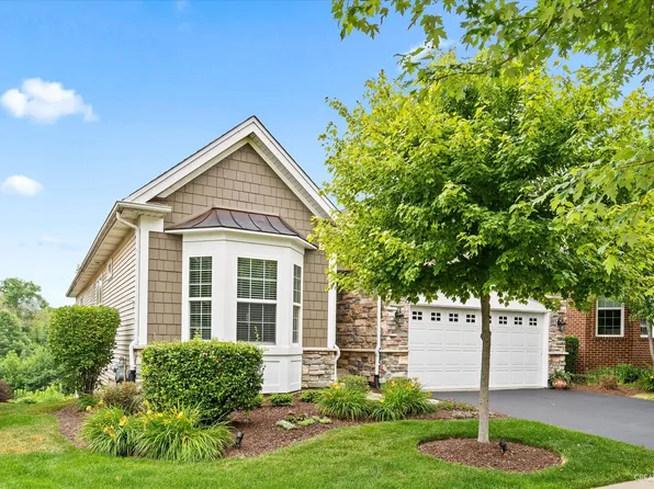 3893 Kingsmill Dr, Elgin, IL 60124