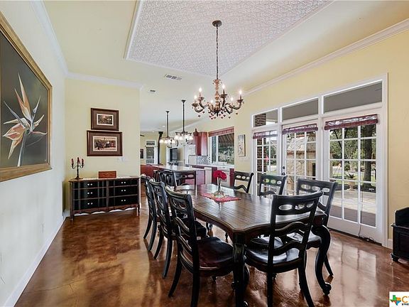 5th image of 1609 Vineyard Way