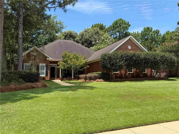 421 Clubhouse Dr, Fairhope, AL 36532
