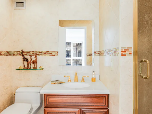 200 Central Park South image 12 of 12