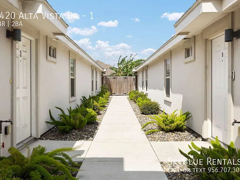 1420 Alta Vista Dr #1 — Photo 6