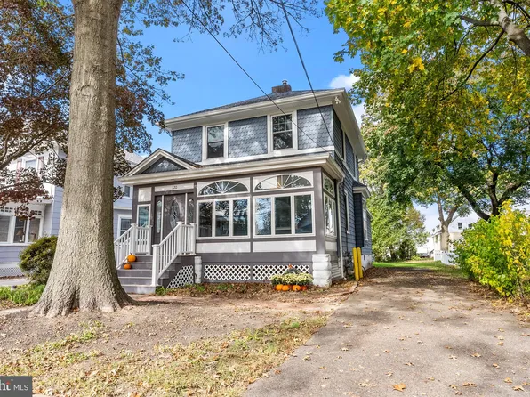 120 W Woodland Ave, Langhorne, PA 19047