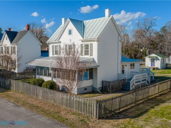 121 Taylor Ave, Urbanna, VA 23175