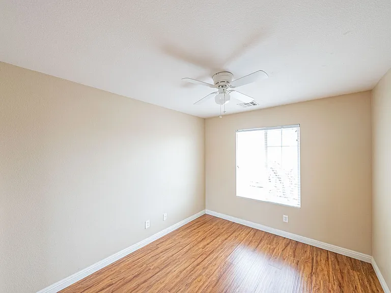 10243 Midnight Glow Ct — Photo 14