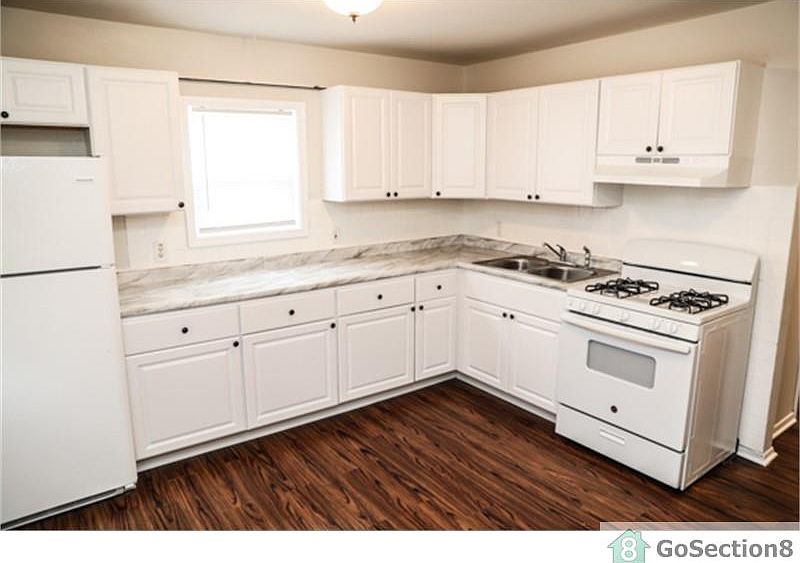 1st image of 3303 W Milton Ave
