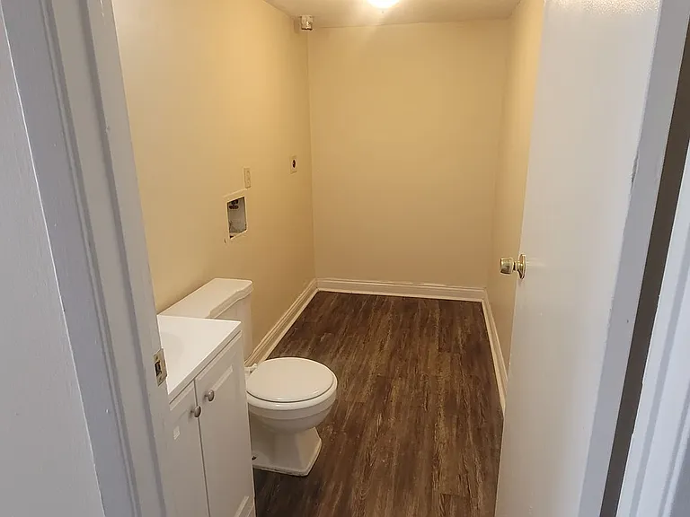 570 Erlanger Rd — Photo 10