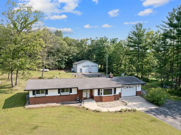 W8924 Bilkie Rd, Poynette, WI 53955