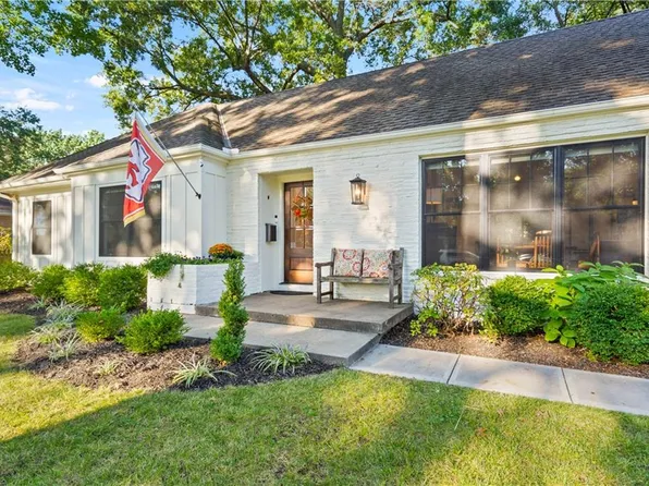 9410 Ensley Ln, Leawood, KS 66206