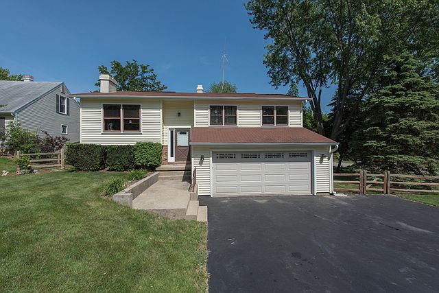 1st image of 33543 N Ivy Ln