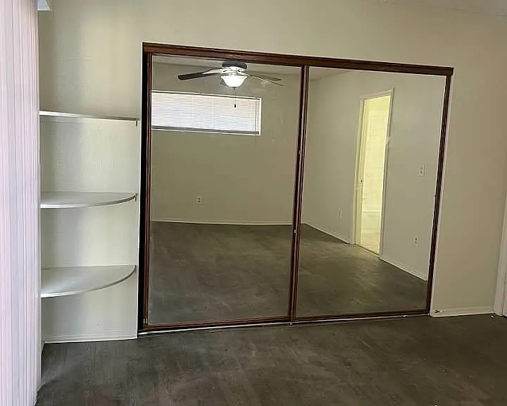 2121 Chertsey Dr #D — Photo 16
