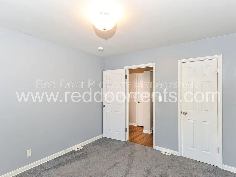 4930 N Illinois St — Photo 14