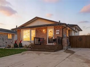 7021 Venus Cres, Niagara Falls, ON L2G 7E8