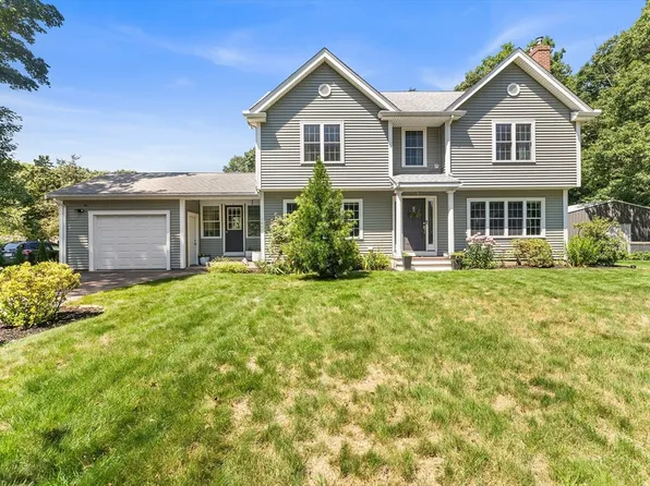33 S Walnut St, Mansfield, MA 02048
