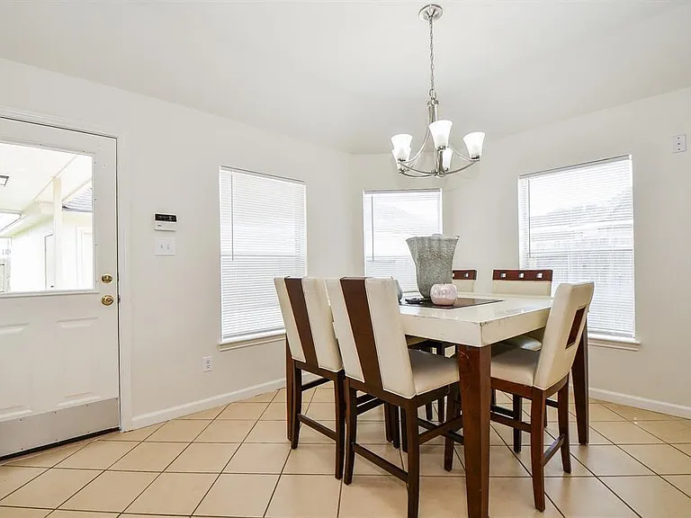 3207 Brook Arbor Ln — Photo 6