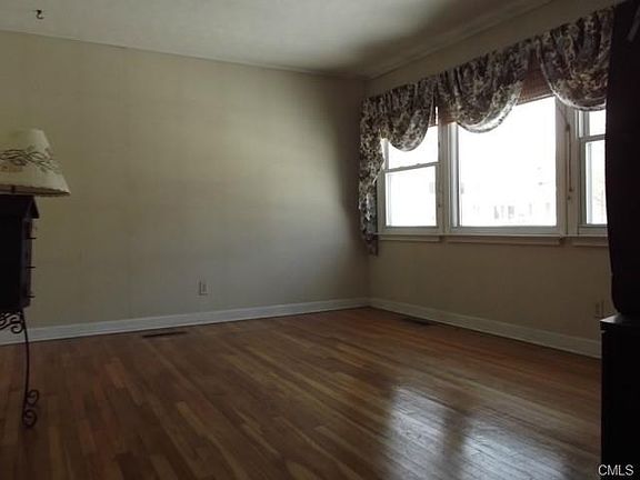 Light Filled Living Room w/Hardwood Floors