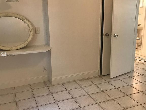 4th image of 1825 NE 26th Ave APT 3