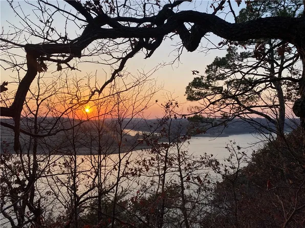 4 War Eagle Blacktop Rd, Springdale, AR 72764