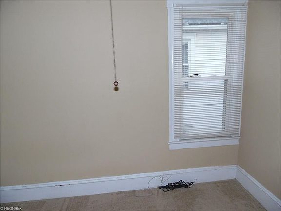 5th image of 1337 E 89th St