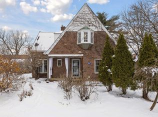 4017 Shoreline Dr, Robbinsdale, MN 55422