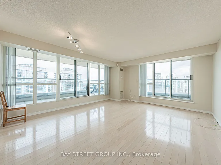 23 Hollywood Ave #3802 — Photo 7
