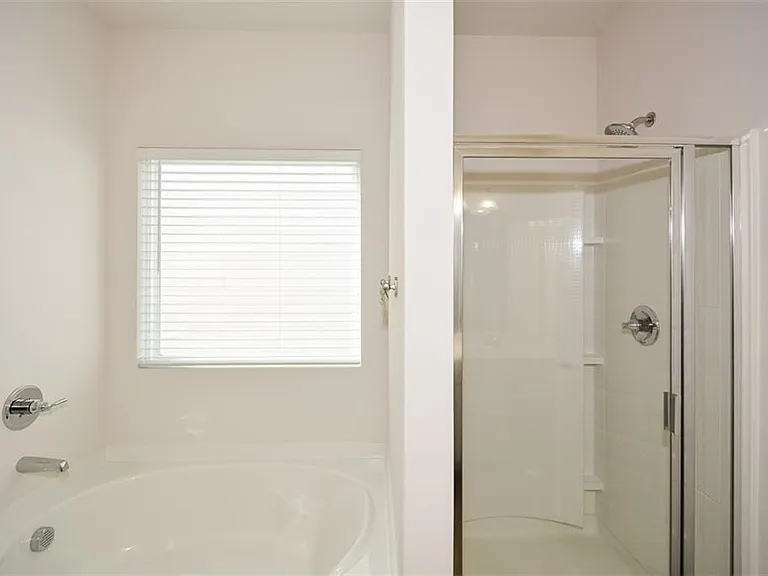 350 Cranston Dr — Photo 31