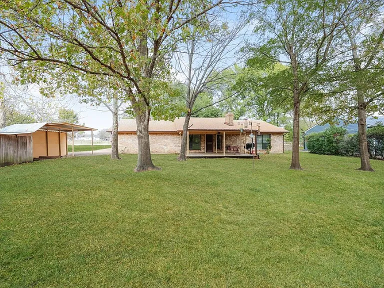 534 Aspendale Dr — Photo 2