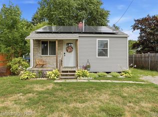 1233 Carman St, Burton, MI 48529
