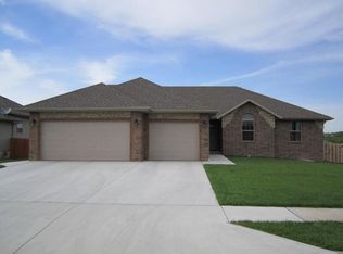 1105 E Highview Dr, Ozark, MO 65721