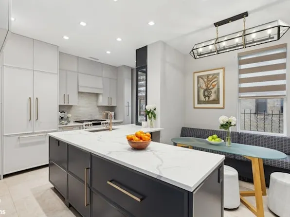 37 West 93rd Street image 2 of 10