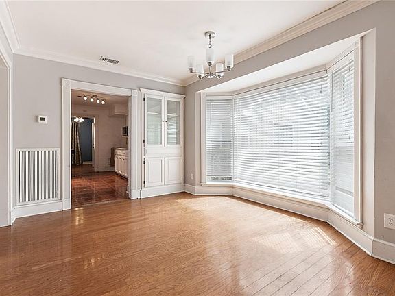 3rd image of 227 Midway Dr