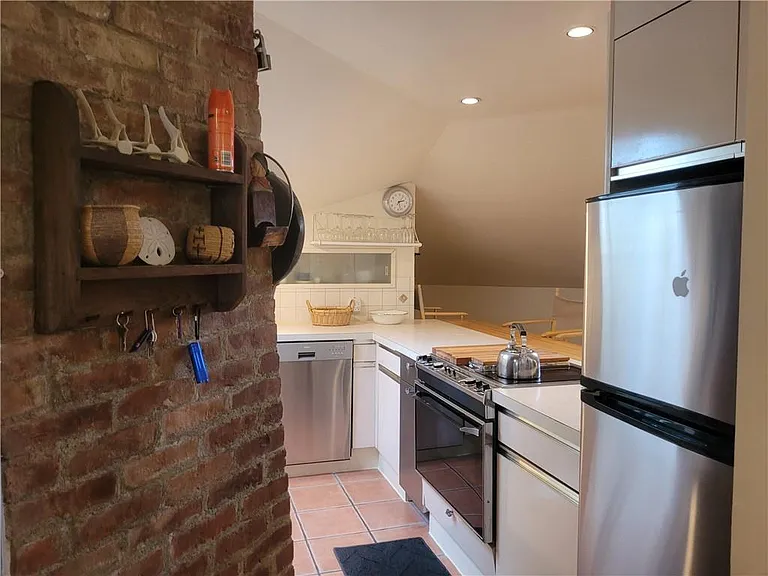 30 Kay St #5 — Photo 6