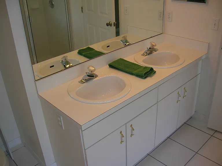 1061 Ballyshannon Pkwy — Photo 9