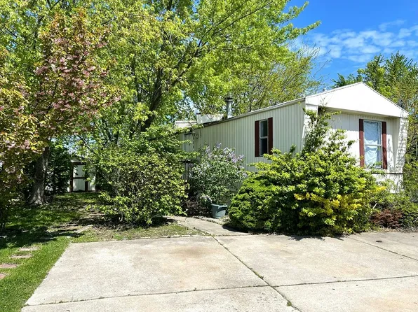 564 Linda Ln #564, Chicago Heights, IL 60411