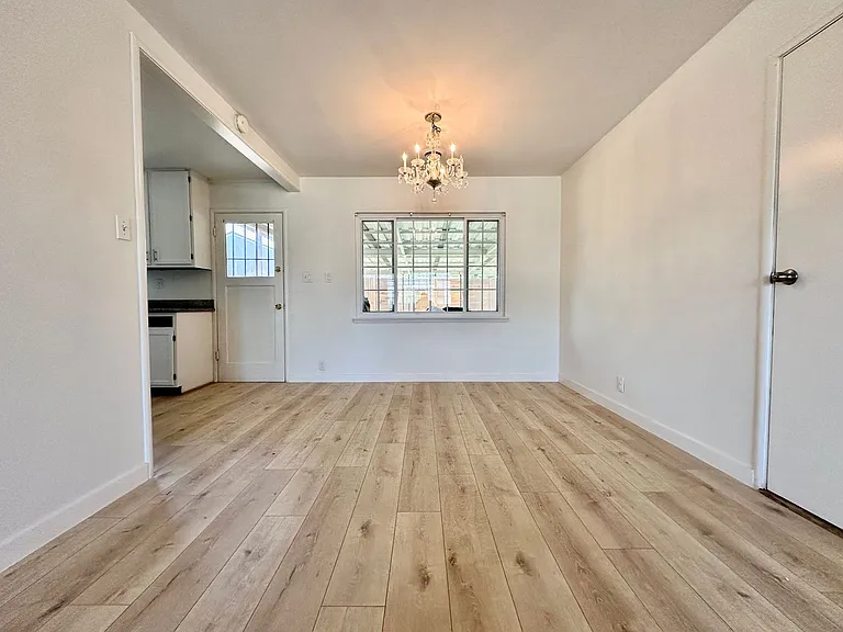 4074 Nulty Dr — Photo 3