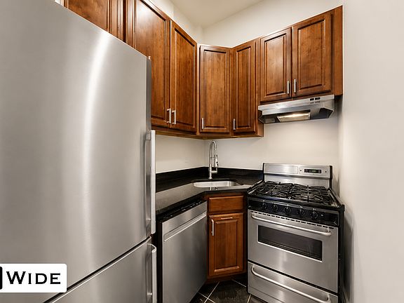 4th image of 141 W 80th St APT 3R