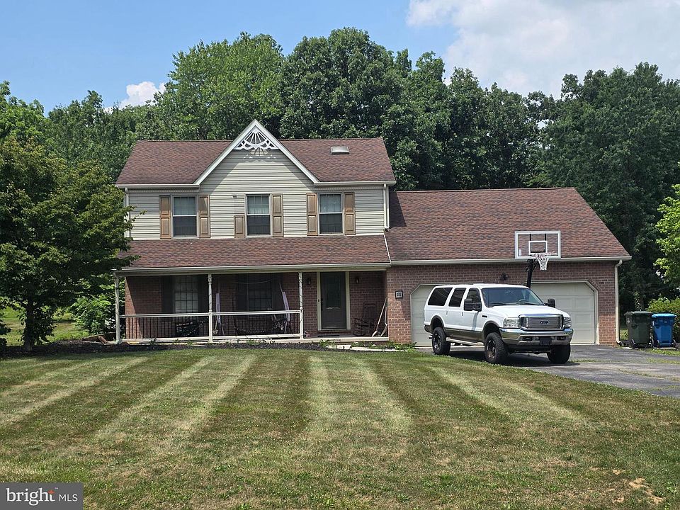 1st image of 11 Longstreet Dr