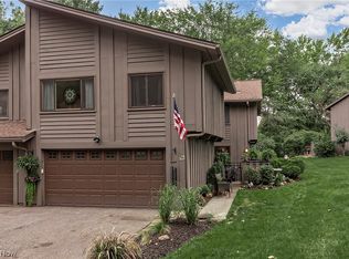 791 Geddes Blf, Sagamore Hills, OH 44067