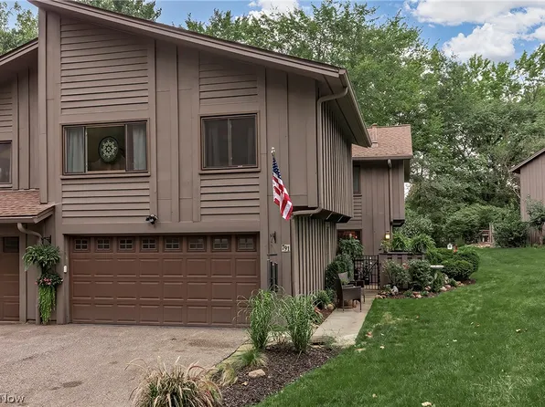 791 Geddes Blf, Sagamore Hills, OH 44067
