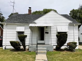 18573 McCormick St, Grosse Pointe, MI 48224