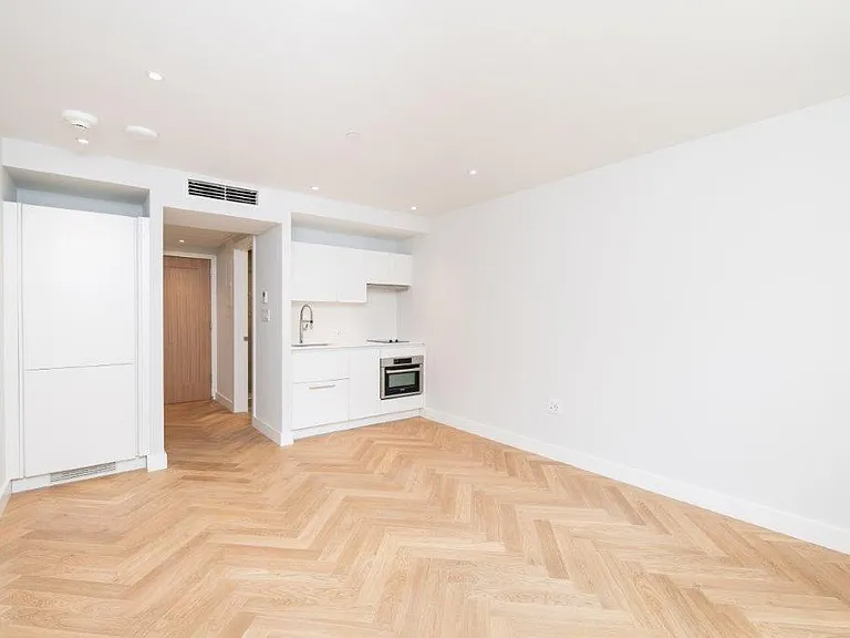 11 Commonwealth Ave #504 — Photo 1