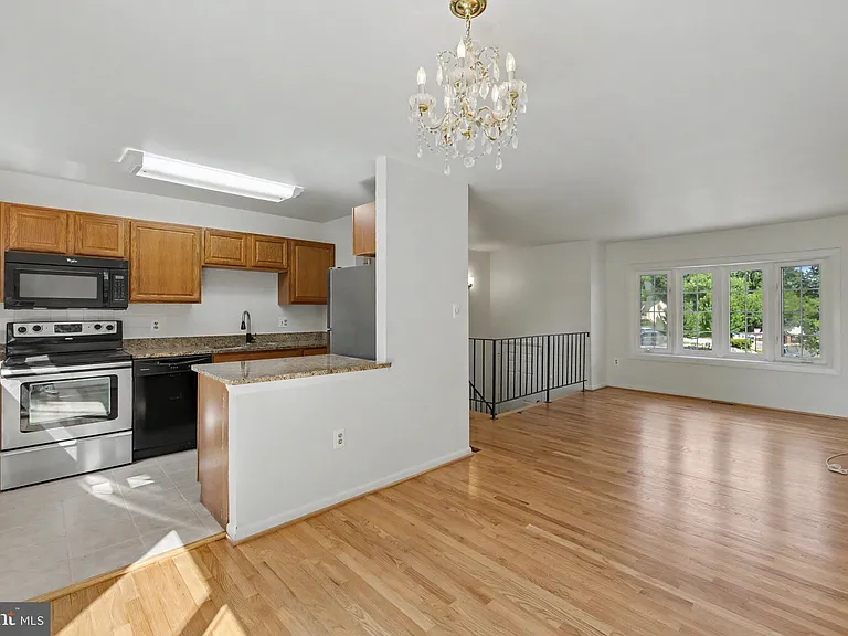 14356 Shaw Ct — Photo 7