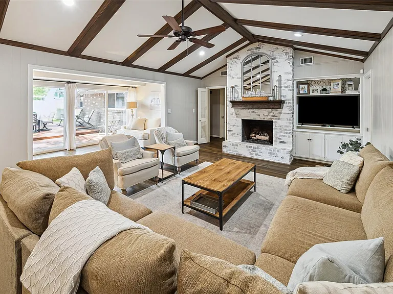 10714 Piping Rock Ln — Photo 15